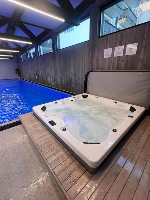 Floor Arossanden 5 A Apartamento